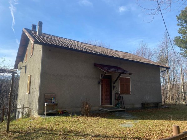 casa indipendente in vendita ad Urbe in zona San Pietro d'Olba