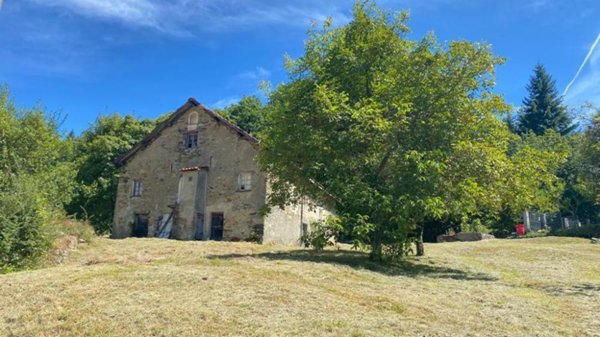 casa indipendente in vendita ad Urbe in zona Vara Superiore