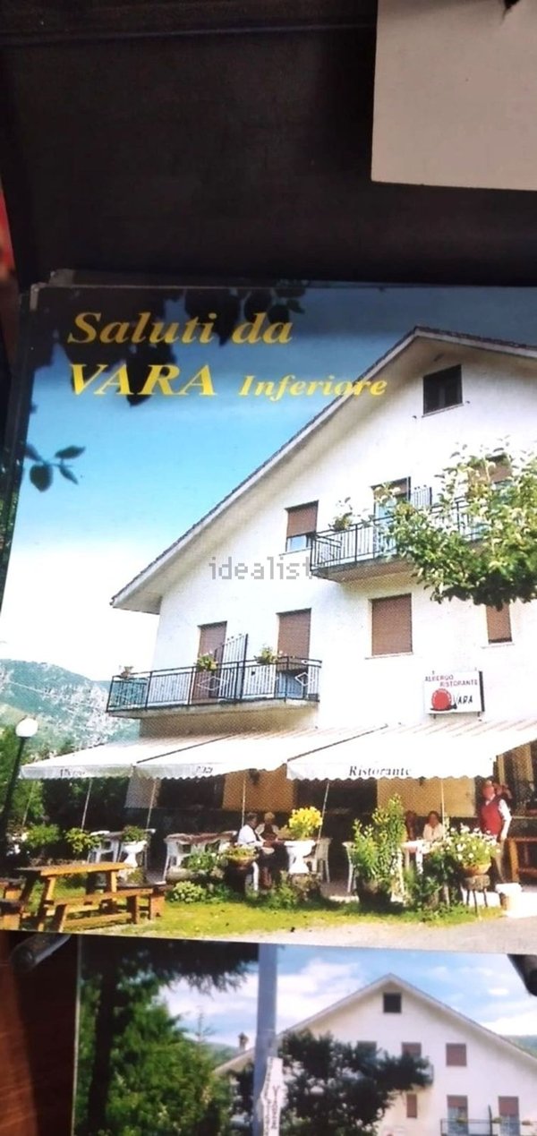 appartamento in vendita ad Urbe in zona Vara Inferiore