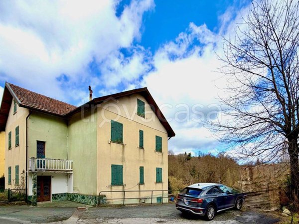 casa indipendente in vendita ad Urbe in zona San Pietro d'Olba
