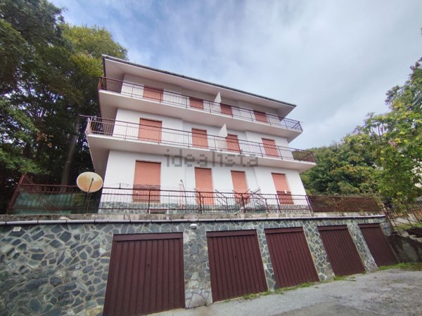 appartamento in vendita ad Urbe in zona Vara Superiore