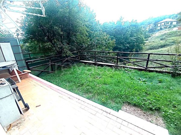 appartamento in vendita ad Urbe in zona Vara Superiore