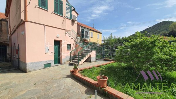 casa indipendente in vendita a Vado Ligure in zona Sant'Ermete