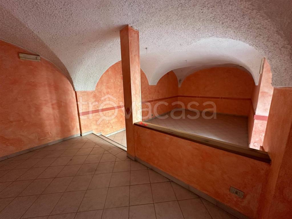negozio in vendita a Vado Ligure