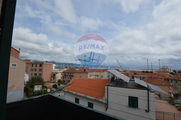 appartamento in vendita a Vado Ligure in zona Porto