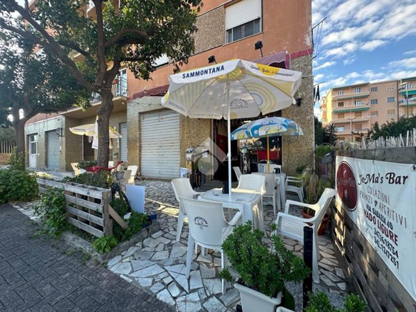 negozio in vendita a Vado Ligure