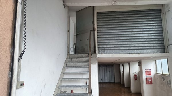 locale di sgombero in vendita a Vado Ligure