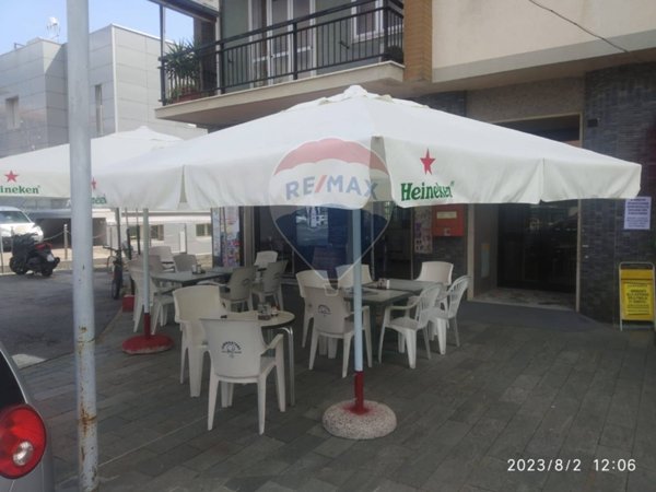 negozio in vendita a Vado Ligure in zona Vado Centro