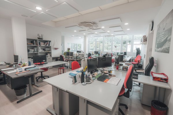 ufficio in vendita a Vado Ligure