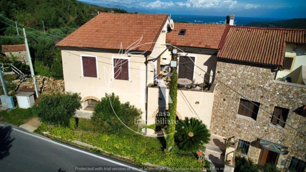 casa semindipendente in vendita a Vado Ligure in zona Segno
