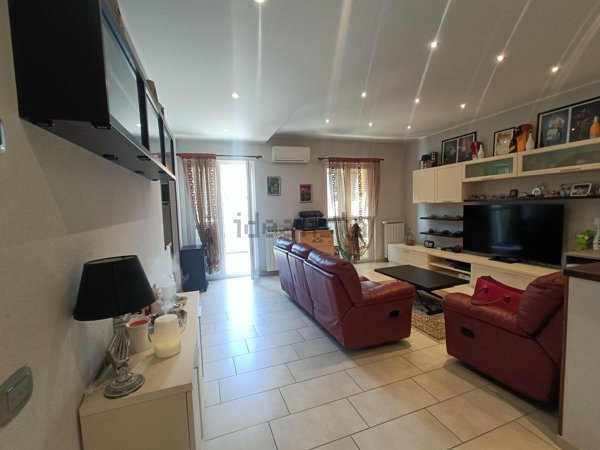 appartamento in vendita a Vado Ligure in zona Valle di Vado