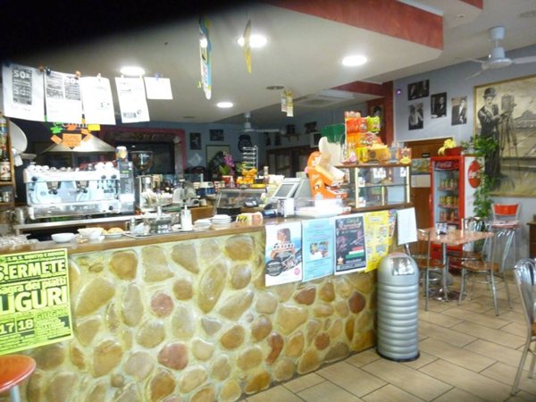 negozio in vendita a Vado Ligure in zona Vado Centro