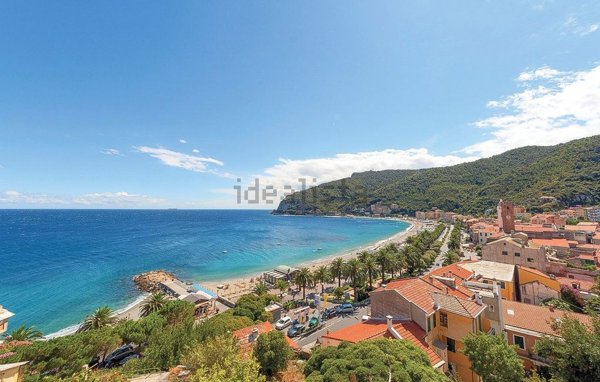 casa semindipendente in vendita a Vado Ligure