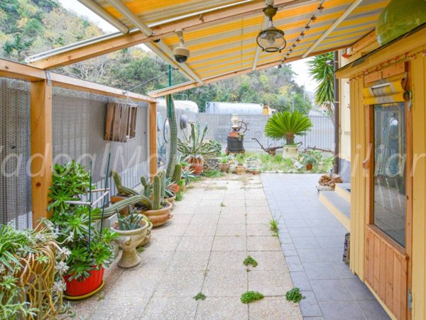 appartamento in vendita a Vado Ligure in zona Valle di Vado