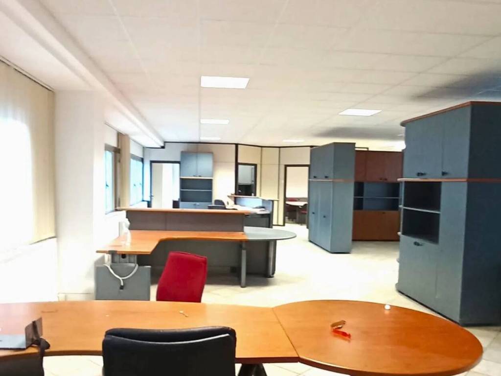 ufficio in vendita a Vado Ligure in zona Valle di Vado