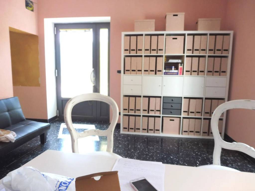 ufficio in vendita a Vado Ligure in zona Valle di Vado