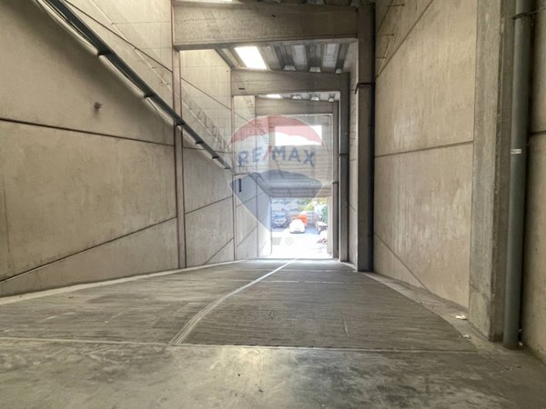 ufficio in vendita a Vado Ligure in zona Valle di Vado