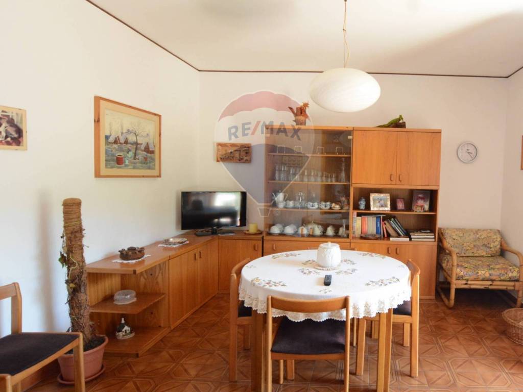 appartamento in vendita a Vado Ligure in zona Sant'Ermete