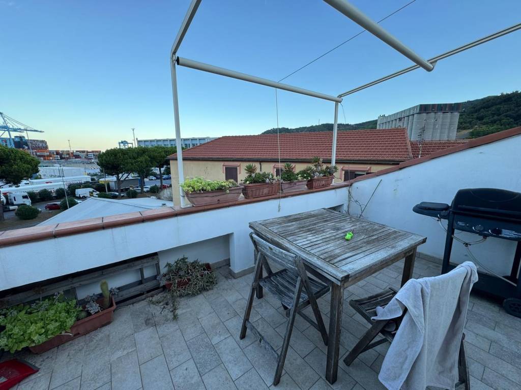 appartamento in vendita a Vado Ligure in zona Vado Centro