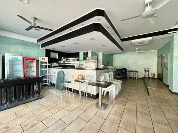 negozio in vendita a Vado Ligure