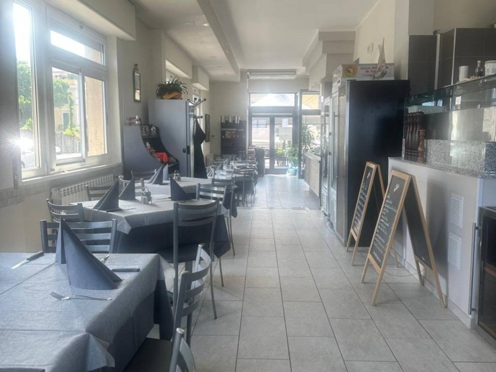 negozio in vendita a Vado Ligure in zona Vado Centro