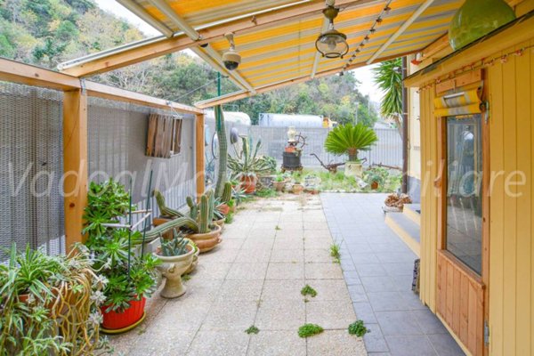 appartamento in vendita a Vado Ligure in zona Valle di Vado