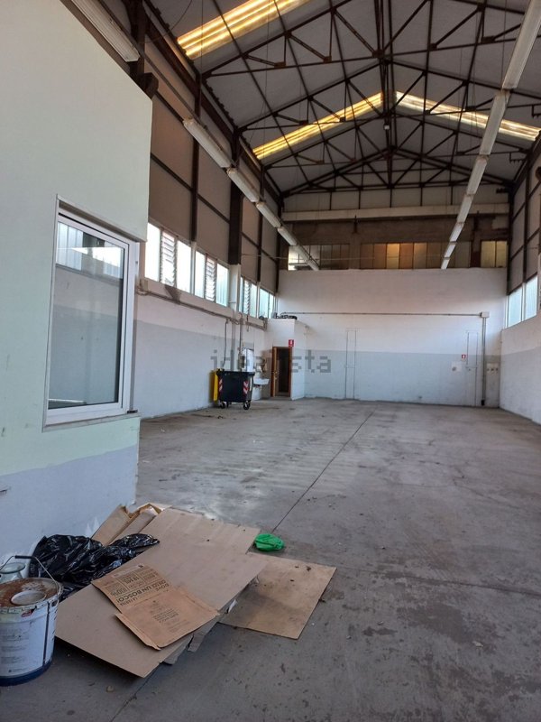 ufficio in vendita a Vado Ligure in zona Valle di Vado