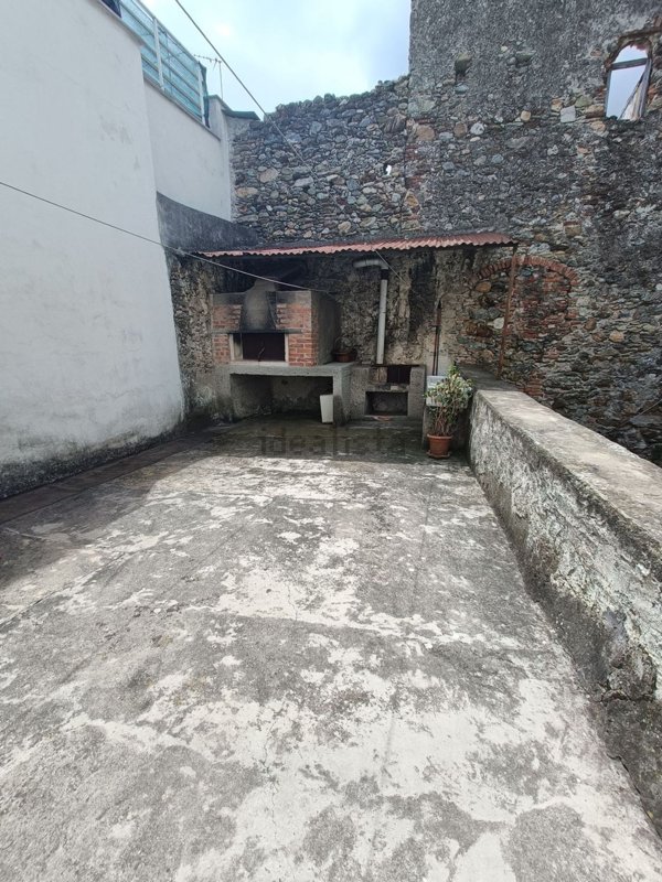 casa indipendente in vendita a Vado Ligure in zona Valle di Vado