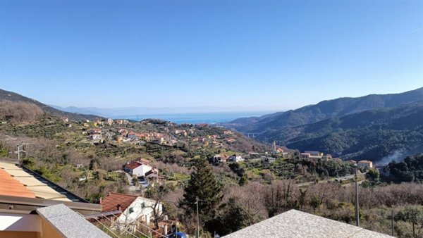 casa indipendente in vendita a Vado Ligure in zona Segno