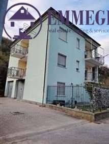 appartamento in vendita a Vado Ligure in zona Sant'Ermete