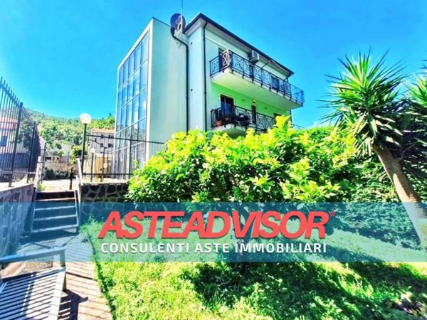 appartamento in vendita a Vado Ligure in zona Sant'Ermete