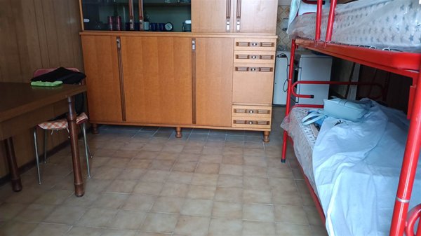 locale di sgombero in vendita a Vado Ligure in zona Vado Centro