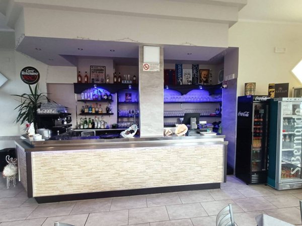 negozio in vendita a Vado Ligure in zona Vado Centro