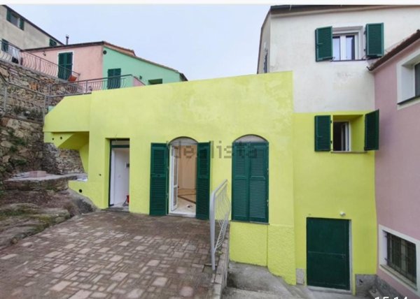 casa indipendente in vendita a Vado Ligure