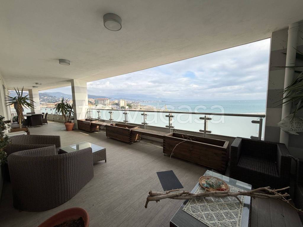 appartamento in vendita a Vado Ligure in zona Porto