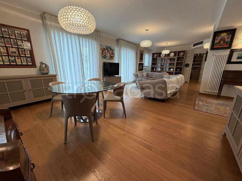 appartamento in vendita a Vado Ligure in zona Porto