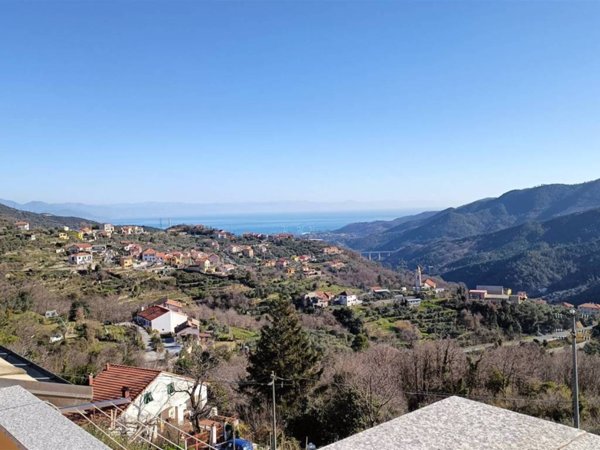 casa indipendente in vendita a Vado Ligure in zona Segno