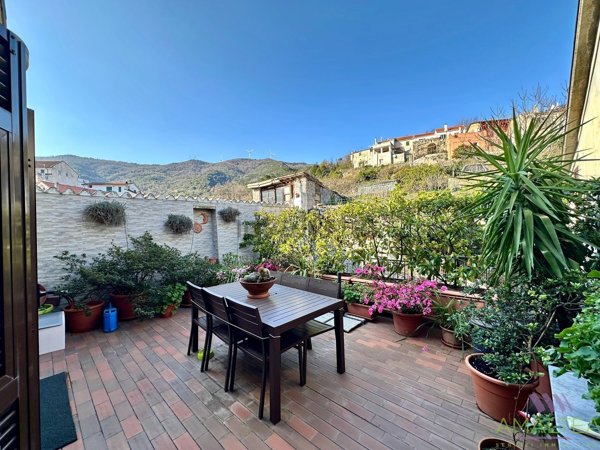 appartamento in vendita a Vado Ligure in zona Sant'Ermete