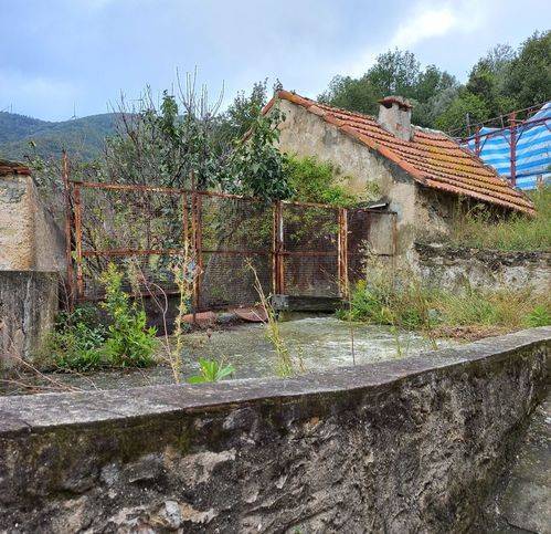 negozio in vendita a Vado Ligure in zona Sant'Ermete