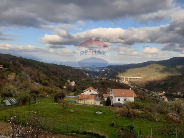 casa indipendente in vendita a Vado Ligure in zona Segno