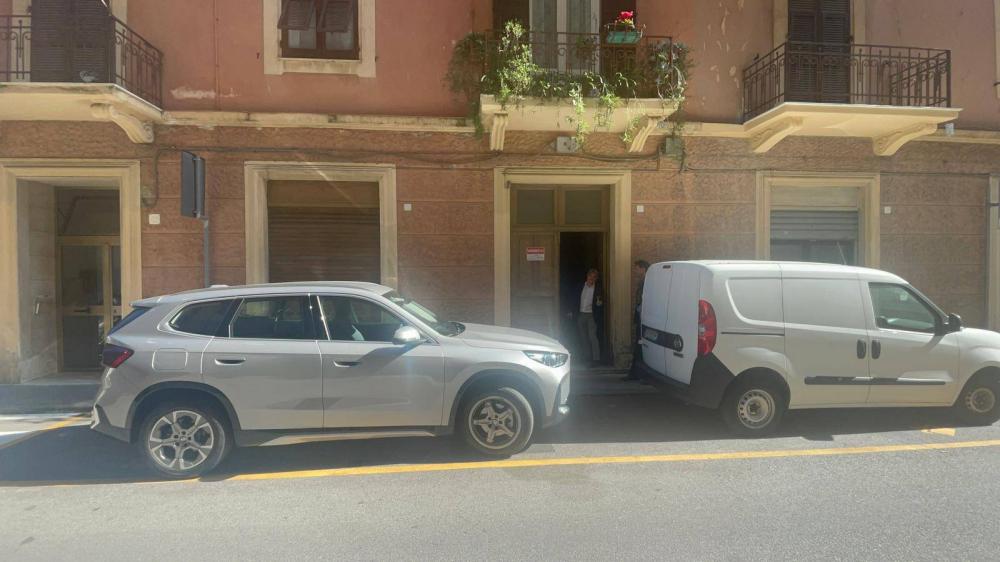 locale commerciale in vendita a Vado Ligure