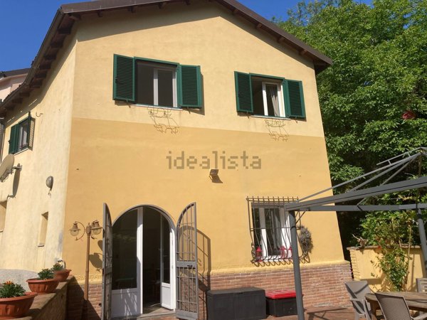casa indipendente in vendita a Vado Ligure in zona Segno