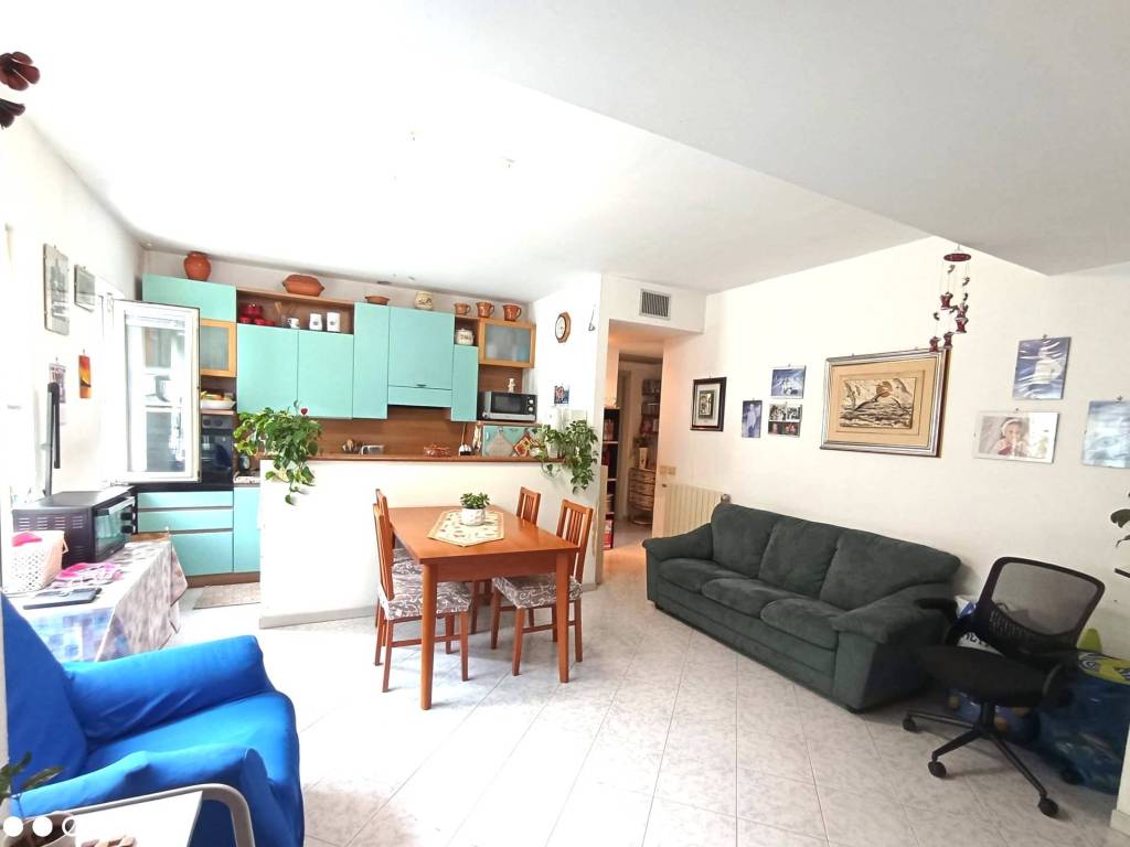 appartamento in vendita a Vado Ligure in zona Valle di Vado