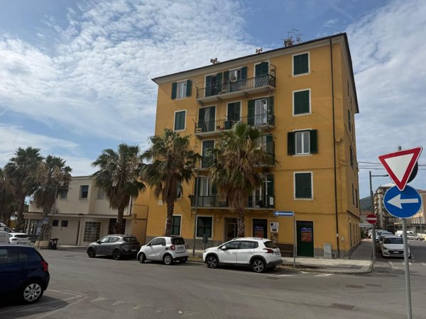 appartamento in vendita a Vado Ligure in zona Vado Centro