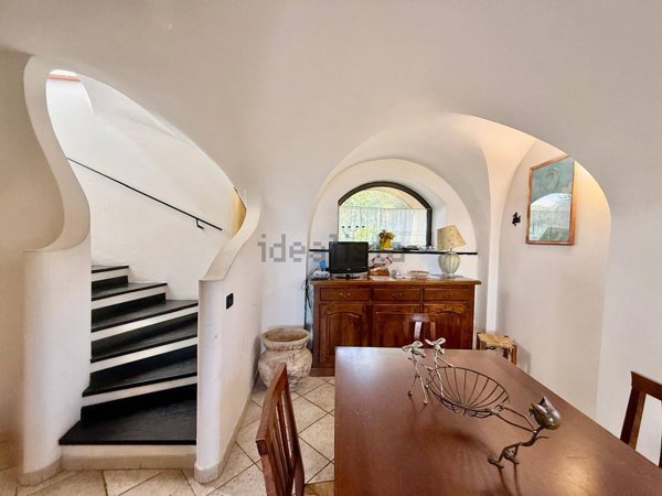 casa indipendente in vendita a Vado Ligure in zona Segno