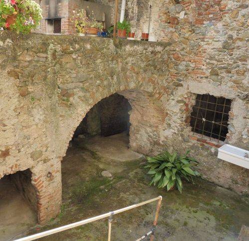 casa indipendente in vendita a Vado Ligure in zona Valle di Vado