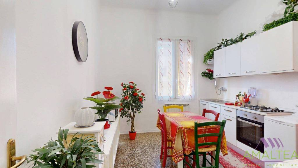 appartamento in vendita a Vado Ligure in zona Vado Centro
