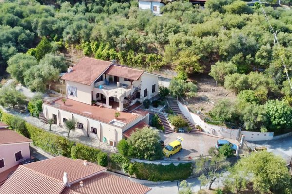 casa indipendente in vendita a Vado Ligure in zona Sant'Ermete