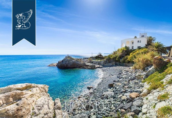 casa indipendente in vendita a Varazze