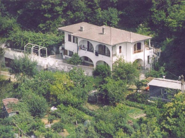 casa indipendente in vendita a Varazze in zona Alpicella